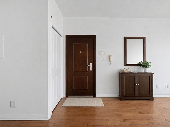 2nd image of 2001 Avenue Northcliffe #303