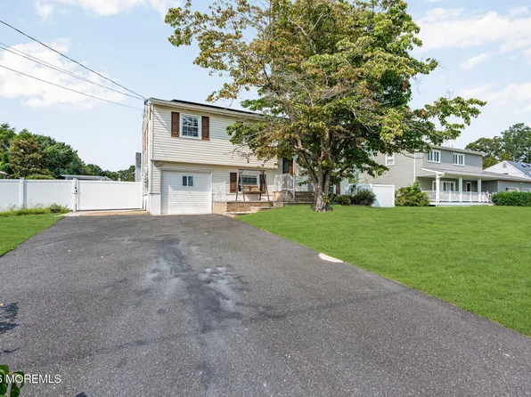 666 Longview Drive, Toms River, NJ 08753