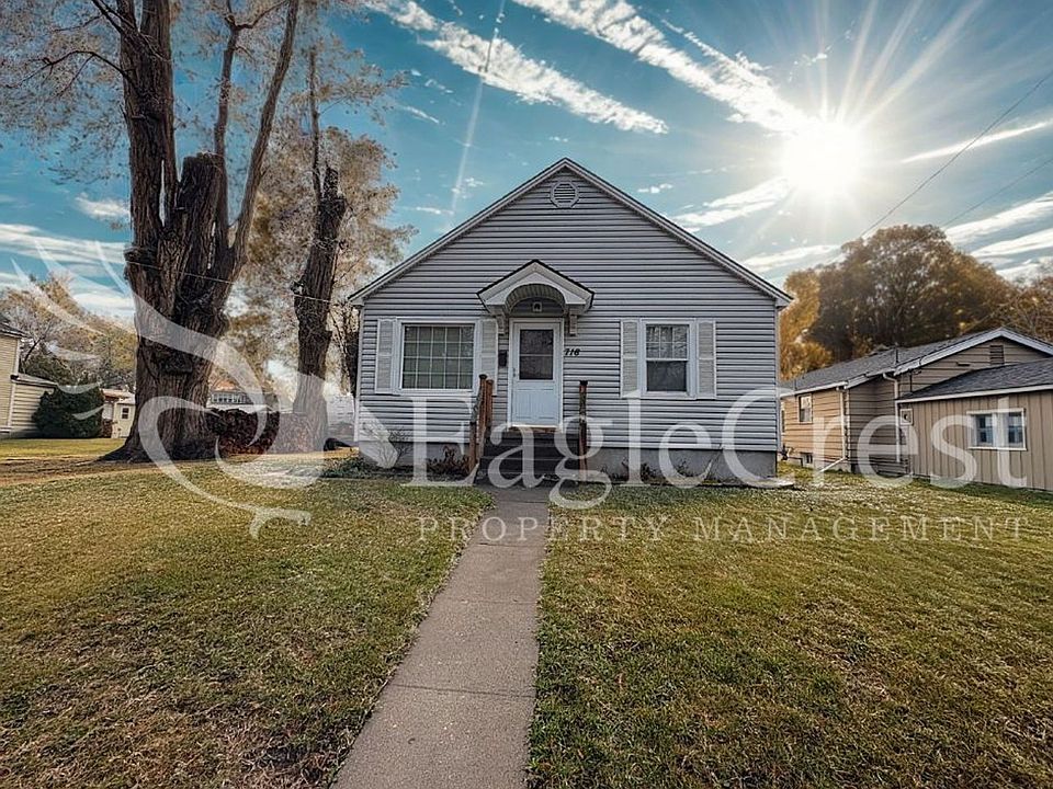 1st image of 716 Lincoln St
