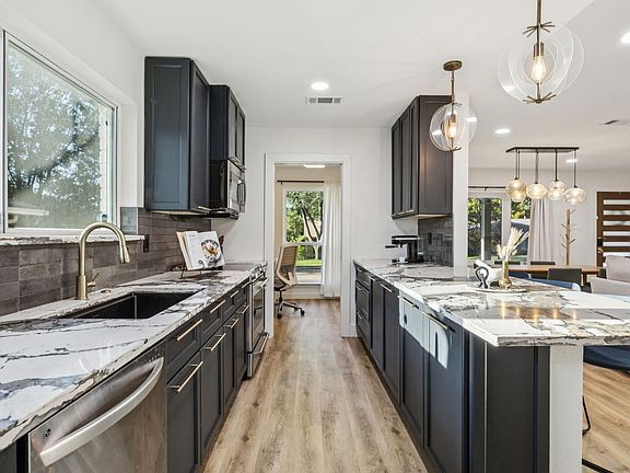 3rd image of 13430 Purple Sage Rd