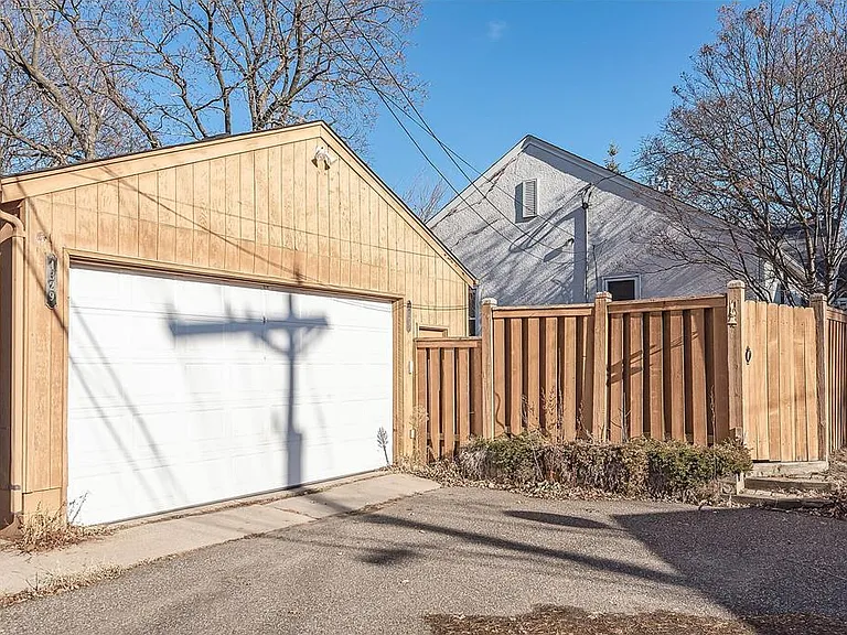 4331 Thomas Ave N — Photo 8