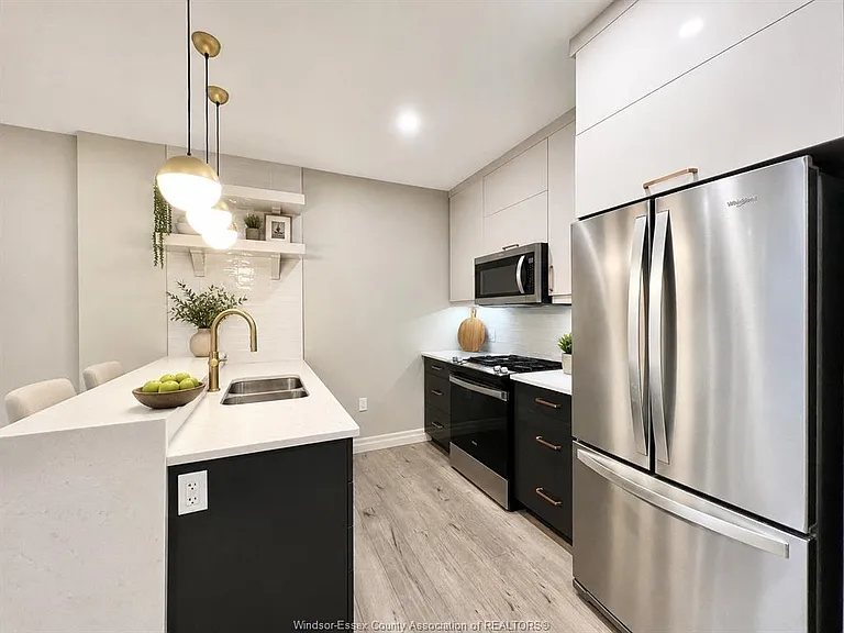 531 Pelissier St #205 — Photo 5