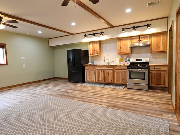 5th image of 759 Kings Hwy #1
