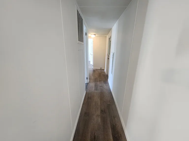 1559 Perry St SE — Photo 12