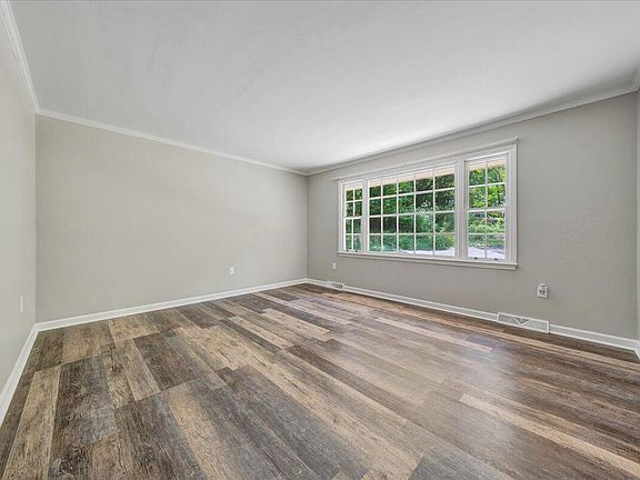 5th image of 3439 Meadowlark Rd