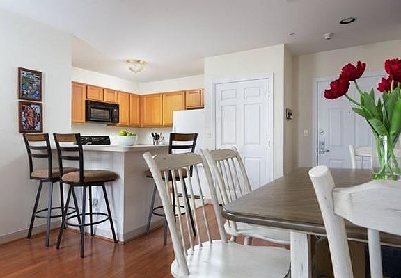 3rd image of 140 Railroad Ave APT B204