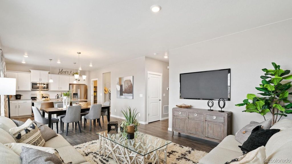 5611 Gelbray Place