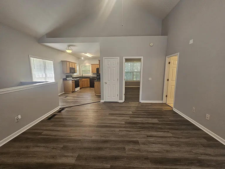 3480 Continental Dr — Photo 6