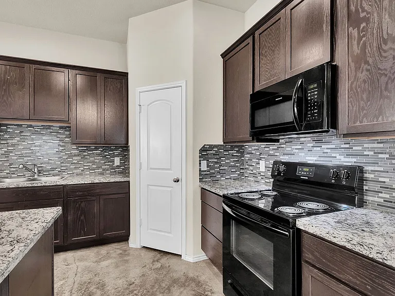 15841 Beechnut Dr — Photo 13