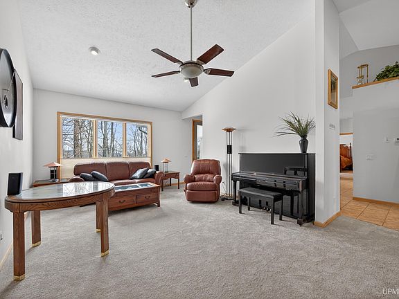 4th image of 1800 Middle Pointe Ln