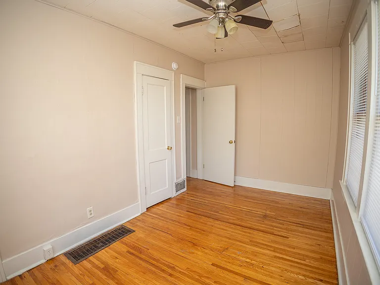 929 E Dunklin St #A — Photo 18