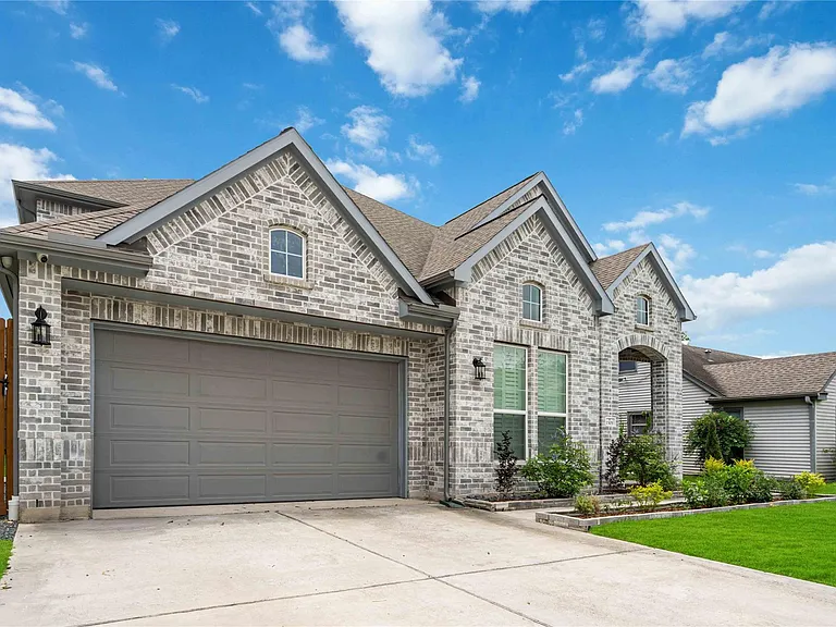 1303 Gardenia Dr — Photo 4