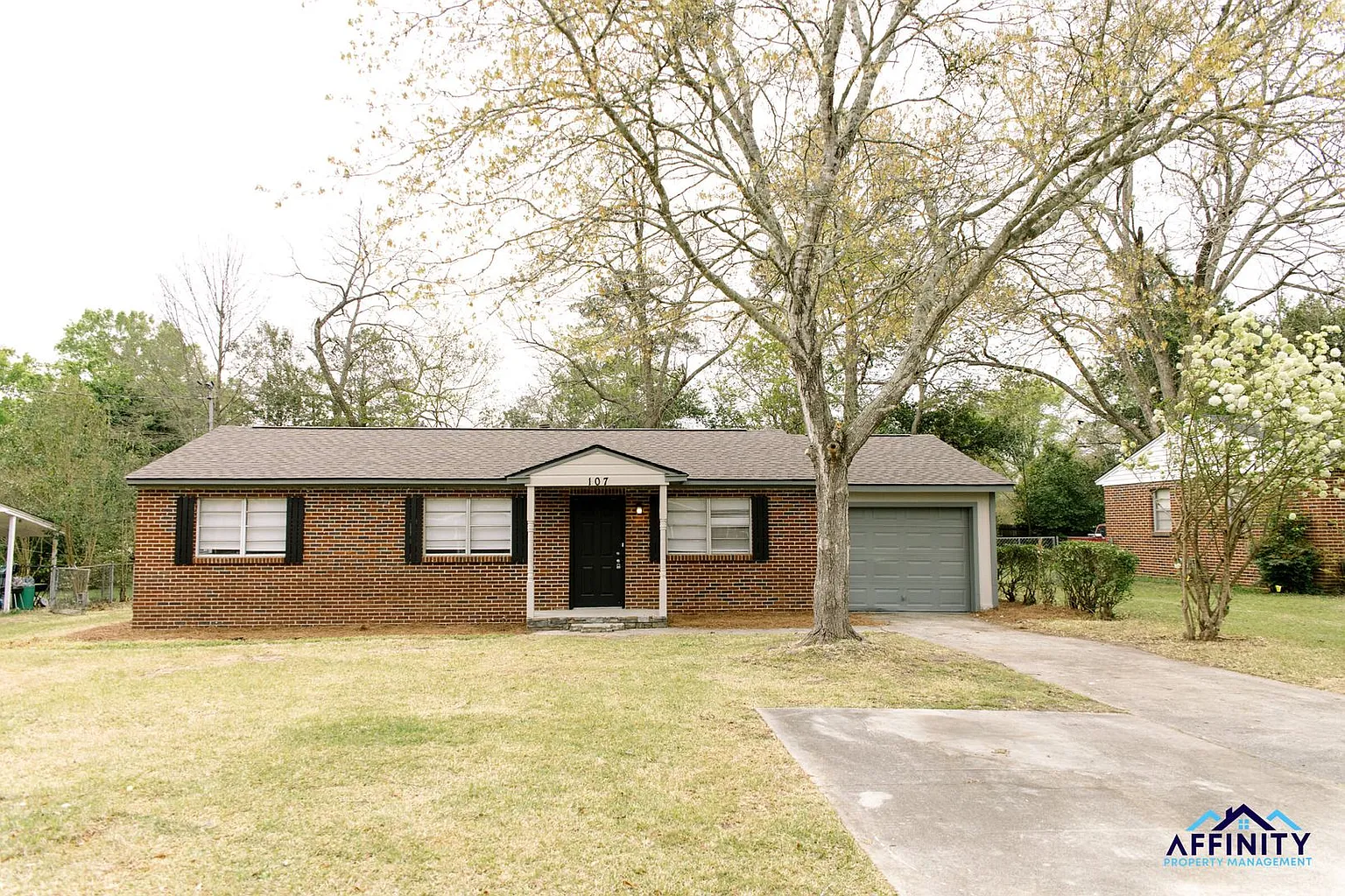 107 Flanders Dr photo 1