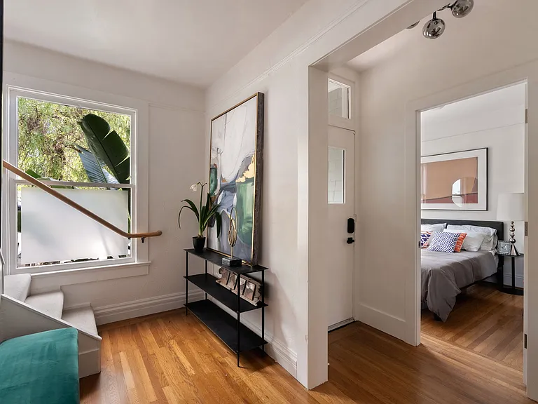 1023 Broadway #1023 — Photo 4