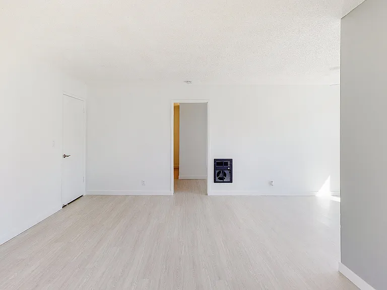 OPEN LIVING AREA
