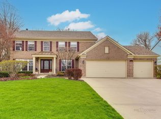 14469 Twin Lakes Ct, Libertyville, IL 60048