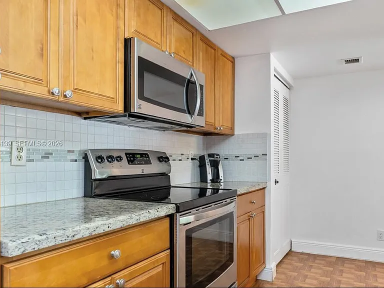 825 Egret Cir #110 — Photo 11