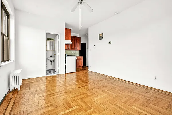 Rented by Brownstone Property Group | media 6