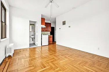 Rented by Brownstone Property Group