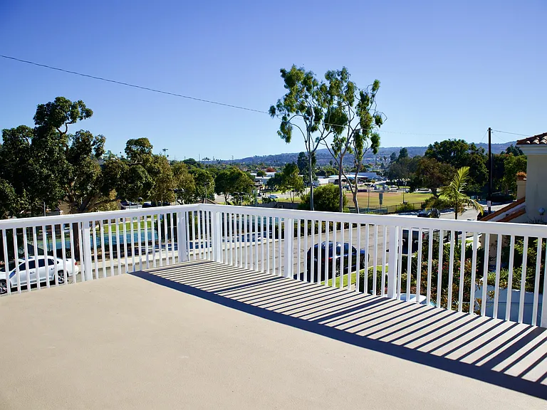 719 S Juanita Ave — Photo 4