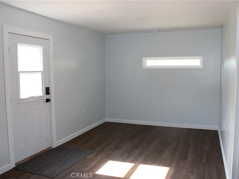 5776 Katherine St — Photo 2