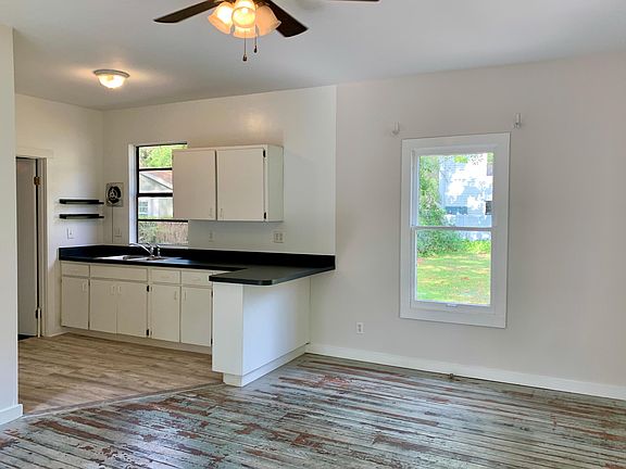 2nd image of 2803 1/2 Marlin Ave