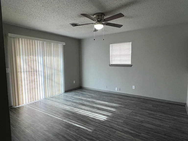 110 Meadowbrook Dr — Photo 9