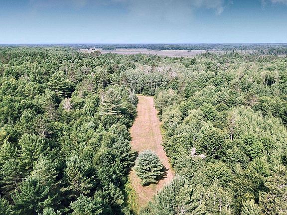 2nd image of On OAK RIDGE ROAD