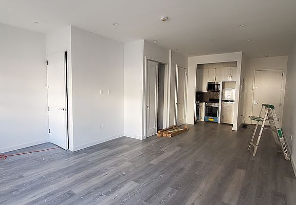 5th image of 1709 Park Pl #B1
