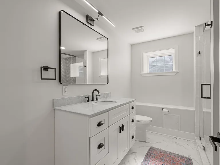 1629 E Eyre St — Photo 9