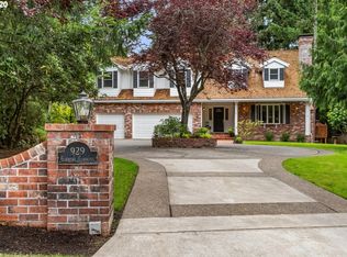 929 Country Cmns, Lake Oswego, OR 97034