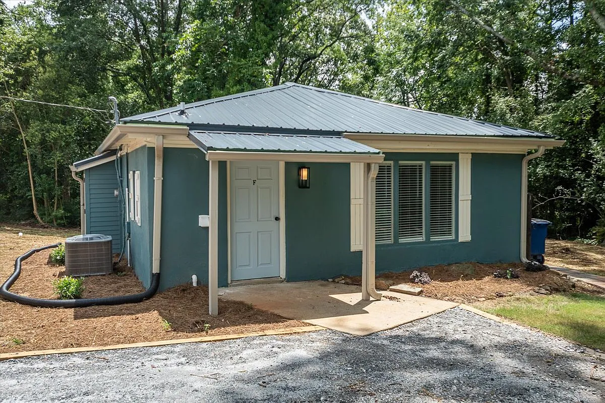 1 bed, 800 sqft, $1,498 — Photo 1