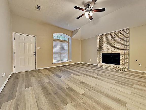 4th image of 3702 Constitution Dr