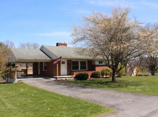 1505 Grove Dr, Pulaski, VA 24301