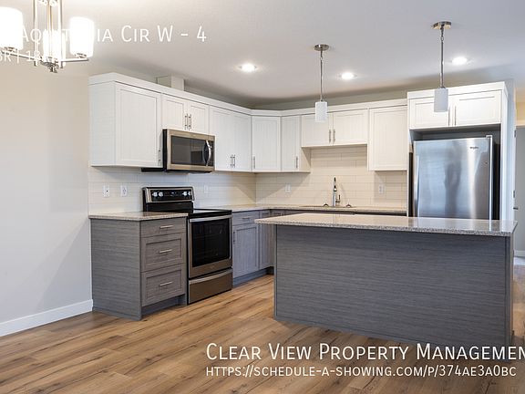 2nd image of 88 Aquitania Cir W #4