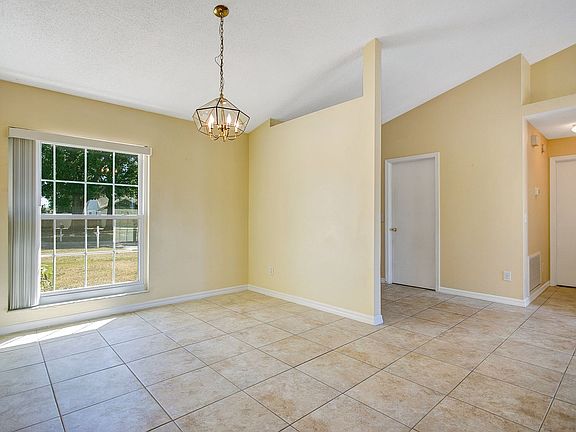 4th image of 7625 Telford Ct