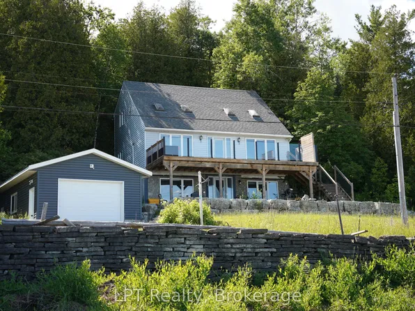 101 N Shore Rd, Saugeen Shores, ON N0H 2L0