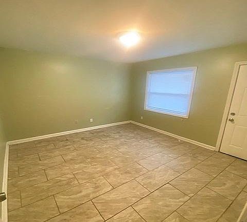 4th image of 940 Jw Williams Ln #3