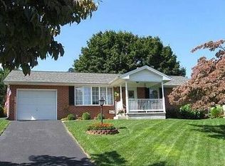 524 W Heatherfield Way, Red Lion, PA 17356