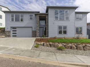 1021 N Heron Dr, Ridgefield, WA 98642