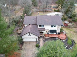 607 Union Mill Rd, Mount Laurel, NJ 08054