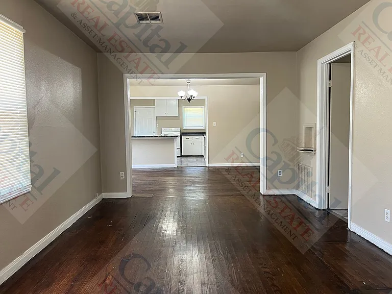 545 Babb Dr — Photo 3