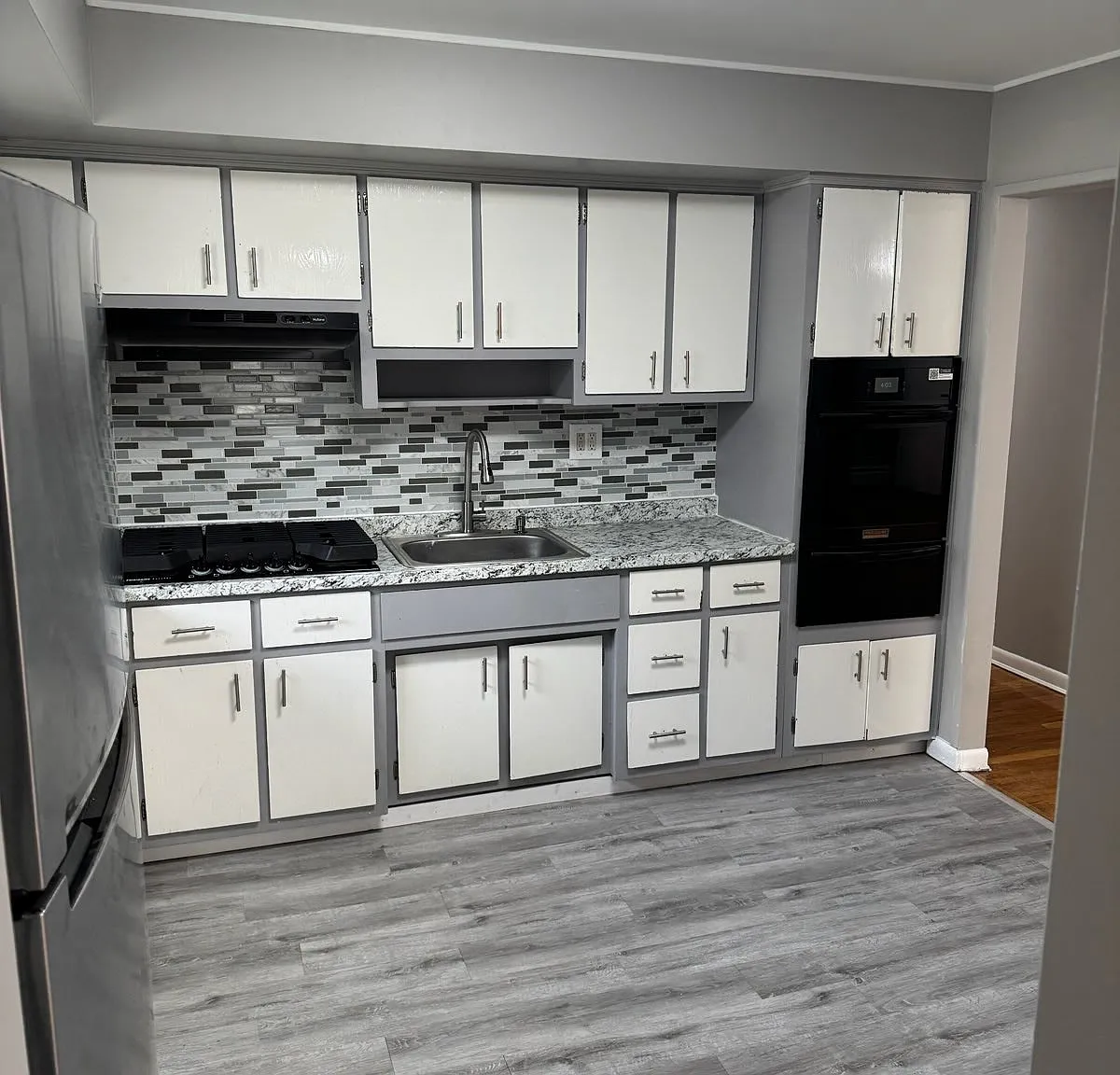 605 West Grand Avenue - 2 — Photo 1