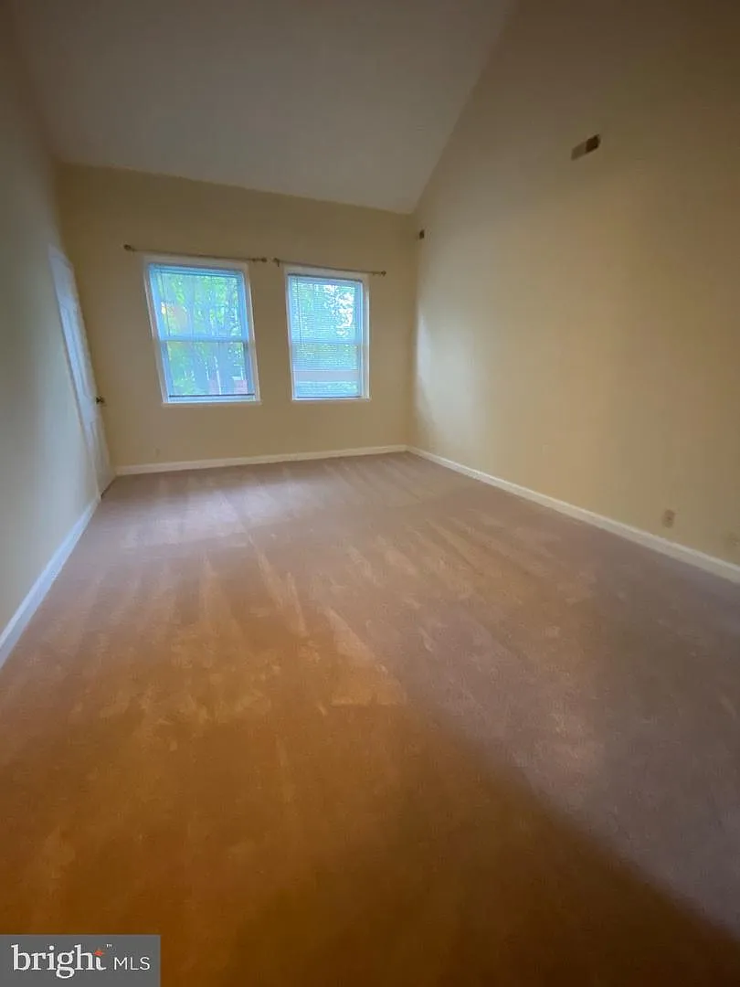 1 bed, 1008 sqft, $2,125 — Photo 3