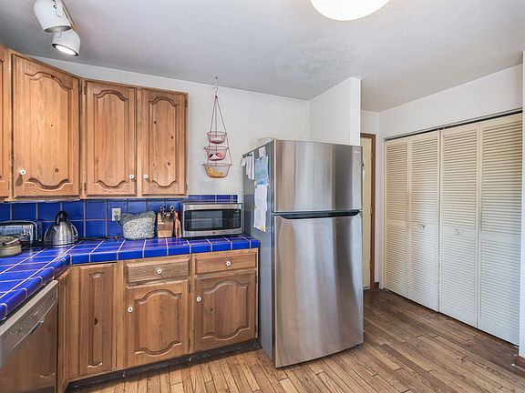 4th image of 1408 Hans Way