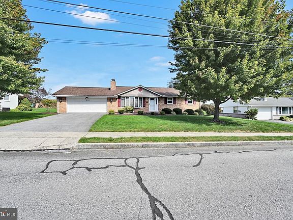 3rd image of 313 Park View Dr