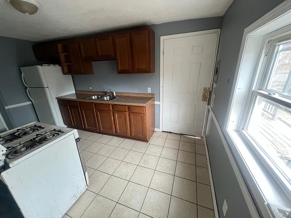 1st image of 696 Hopkins St APT 1