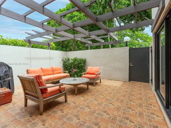 4730 SW 67th Ave APT I7, Miami, FL 33155