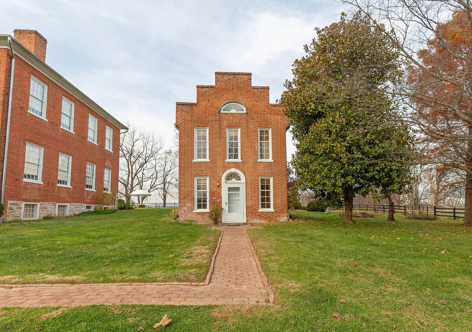 1 Bed, 1 Bath, Historic Cottage on the Smithfield Farm in Berryville, VA — Photo 1