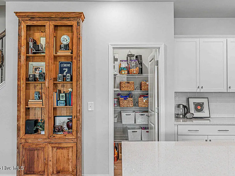 702 Greenwich Pl — Photo 16